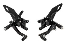 Load image into Gallery viewer, Pedane regolabili Aprilia RSV4 / Tuono