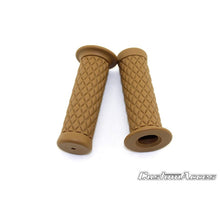 Carica l'immagine nel visualizzatore di Gallery, CUSTOM ACCES MANOPOLE MOD. FAST LINE COLORE GIALLO - COD. PE0010G - Materiale: gomma. Lunghezza: 123 mm. Diametro: 22 mm.