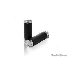 Carica l'immagine nel visualizzatore di Gallery, CUSTOM ACCES MANOPOLE MOD. ORIGINAL COLORE INOX - COD. PE0001J - Materiale: plastica. Lunghezza: 133 mm. Diametro: 25.4 mm.