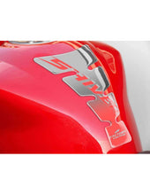 Carica l'immagine nel visualizzatore di Gallery, PUIG ADESIVI PROTEZIONE SERBATOIO SPIRIT PER APRILIA SHIVER 750 10-16 SILVER