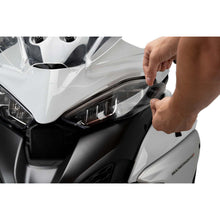 Carica l'immagine nel visualizzatore di Gallery, PUIG ADESIVO PROTEZIONE FARO DUCATI MULTISTRADA V4 S 2025 TRASPARENTE