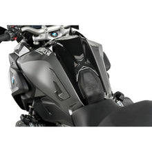Carica l'immagine nel visualizzatore di Gallery, PUIG ADESIVO SERBATOIO BMW R1250 GS TRIPLE BLACK 21-23 CARBON LOOK