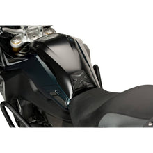 Carica l'immagine nel visualizzatore di Gallery, PUIG ADESIVO SERBATOIO PER BMW F850 GS 18-23 CARBON LOOK