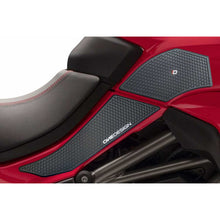 Carica l'immagine nel visualizzatore di Gallery, PUIG ADESIVO SERBATOIO SPECIFICO LATERALE PER DUCATI MULTISTRADA 1260 18-20 NERO