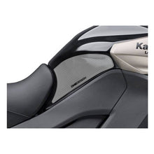 Carica l'immagine nel visualizzatore di Gallery, PUIG ADESIVO SERBATOIO SPECIFICO LATERALE PER KAWASAKI VERSYS 1000 15-16 TRASPARENTE