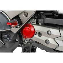 Carica l'immagine nel visualizzatore di Gallery, PUIG COPRI-PERNO FORCELLONE KYMCO AK550 17-23 ROSSO