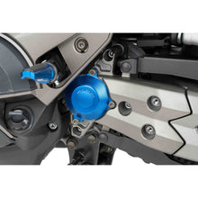 Carica l'immagine nel visualizzatore di Gallery, PUIG COPRI-PERNO FORCELLONE KYMCO AK550 PREMIUM 24-25 BLU