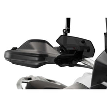 Carica l'immagine nel visualizzatore di Gallery, PUIG DEFLETTORE SEMIMANUBRIO PER BMW R1200GS 13-15 FUME SCURO