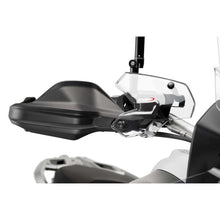 Carica l'immagine nel visualizzatore di Gallery, PUIG DEFLETTORE SEMIMANUBRIO PER BMW R1200GS 13-15 TRASPARENTE