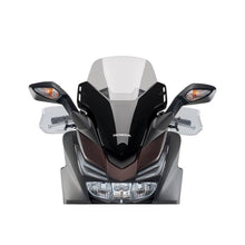 Carica l'immagine nel visualizzatore di Gallery, PUIG PARAMANI SUZUKI BURGMAN 125 10-20 TRASPARENTE