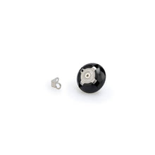 Carica l'immagine nel visualizzatore di Gallery, PUIG TAPPO OLIO MOTORE PER TRIUMPH COLORE NERO - COD. 3760N - Materiale: alluminio anodizzato nero con anello colorato.