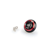 Carica l'immagine nel visualizzatore di Gallery, PUIG TAPPO OLIO MOTORE TRACK PER TRIUMPH COLORE ROSSO - COD. 20338R - Materiale: alluminio anodizzato nero con anello colorato.
