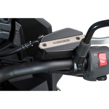 Carica l'immagine nel visualizzatore di Gallery, PUIG TAPPO SERBATOIO ANTERIORE PER FLUIDO FRENO PER KAWASAKI VULCAN S 21-25 SILVER