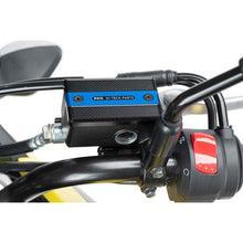Carica l'immagine nel visualizzatore di Gallery, PUIG TAPPO SERBATOIO ANTERIORE PER FLUIDO FRENO SUZUKI GSR750 11-16 BLU
